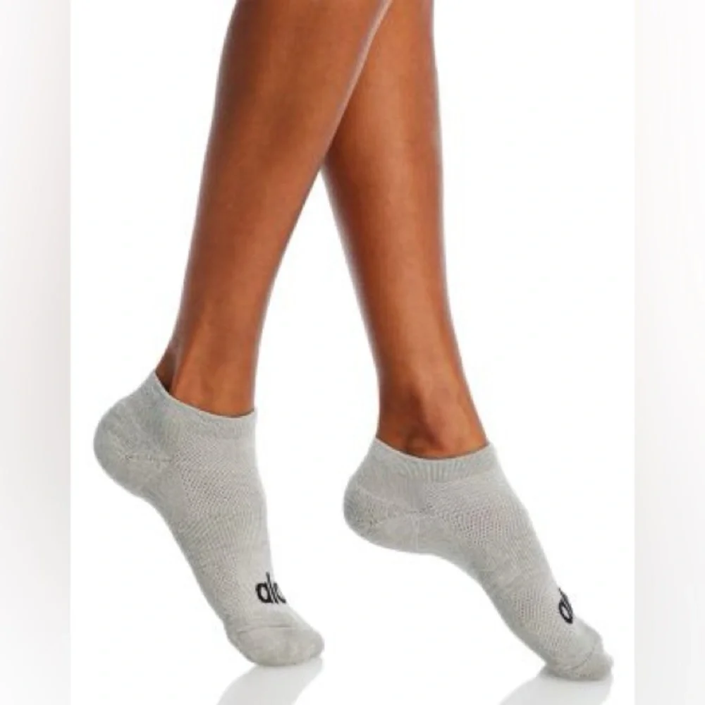 ALO Yoga 3 pairs of  Athletic Ankle Socks